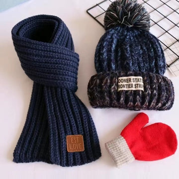 A three-piece set of hat and scarf gloves Autumn and winter children's hats and scarves set boys and girls knitted hats scarf daiiibabyyy